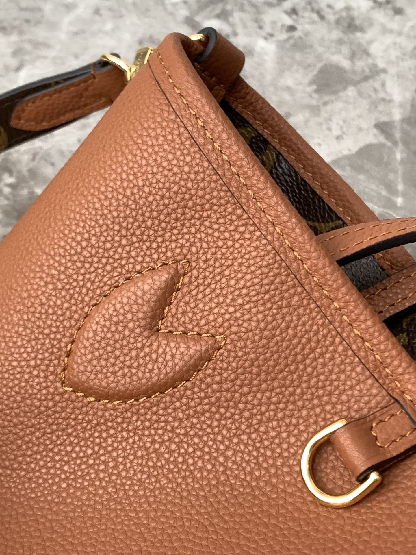 L 25 Cowhide Square Crossbody Bag