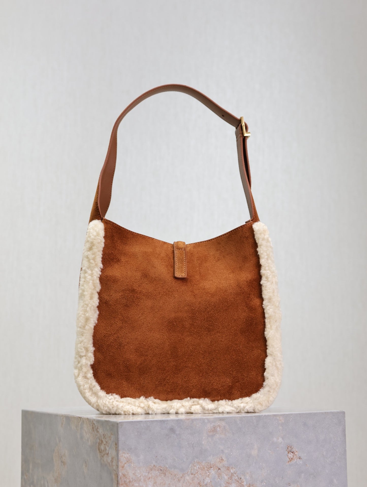 Y 25 Earthy yellow suede with lambskin 🐏 Popular LE 5A7 underarm bag