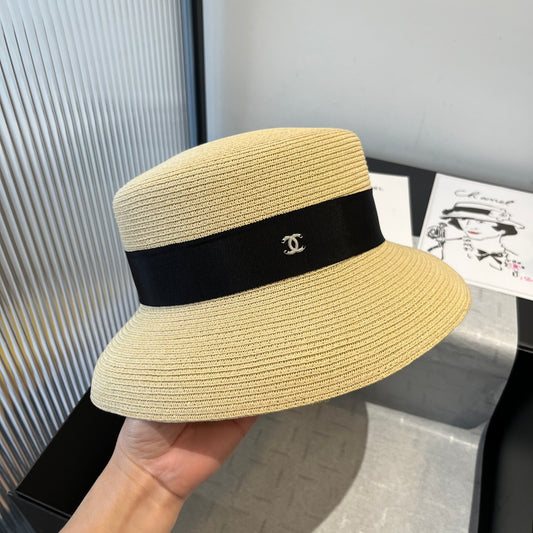 C 25 New straw hat, ladylike style,