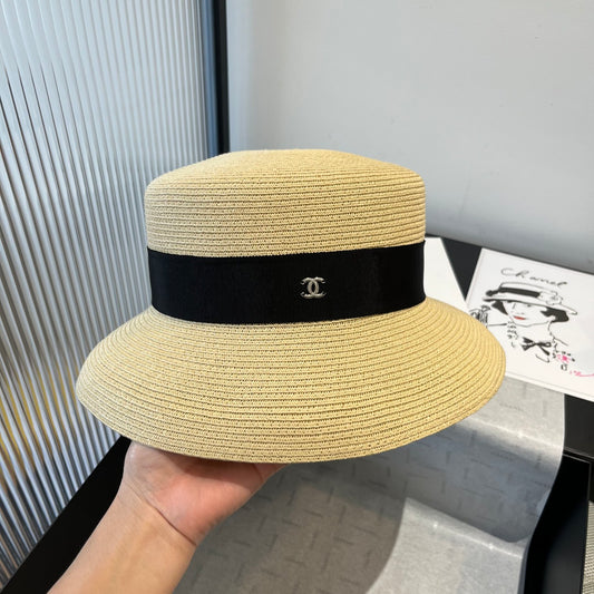 C 25 New straw hat, ladylike style,