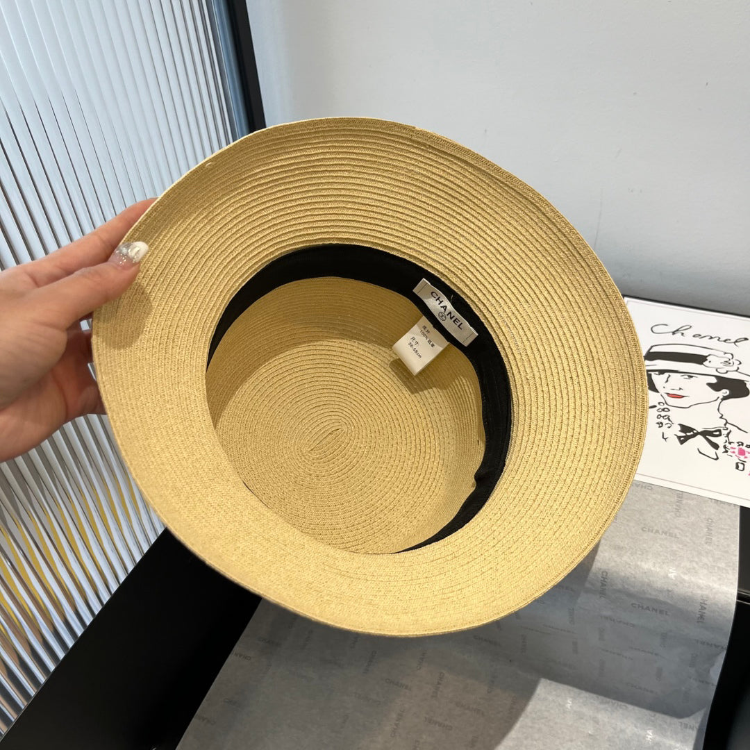 C 25 New straw hat, ladylike style,