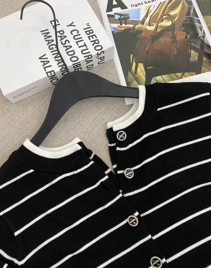 C 25 Striped knitted cardigan