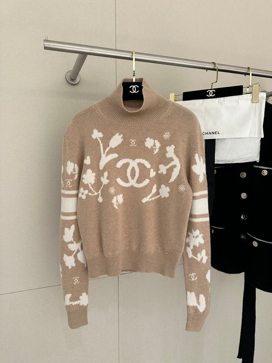 C 24 Ski 🎿 series camel cashmere sweater
