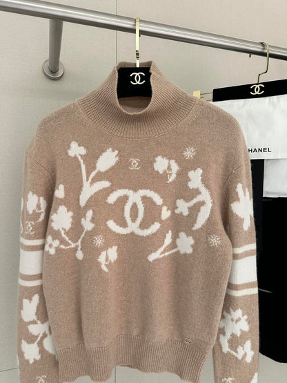C 24 Ski 🎿 series camel cashmere sweater