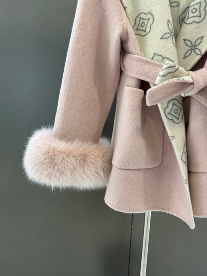 L 25fw Wool blend coat with detachable cuffs made of imported white fox fur
