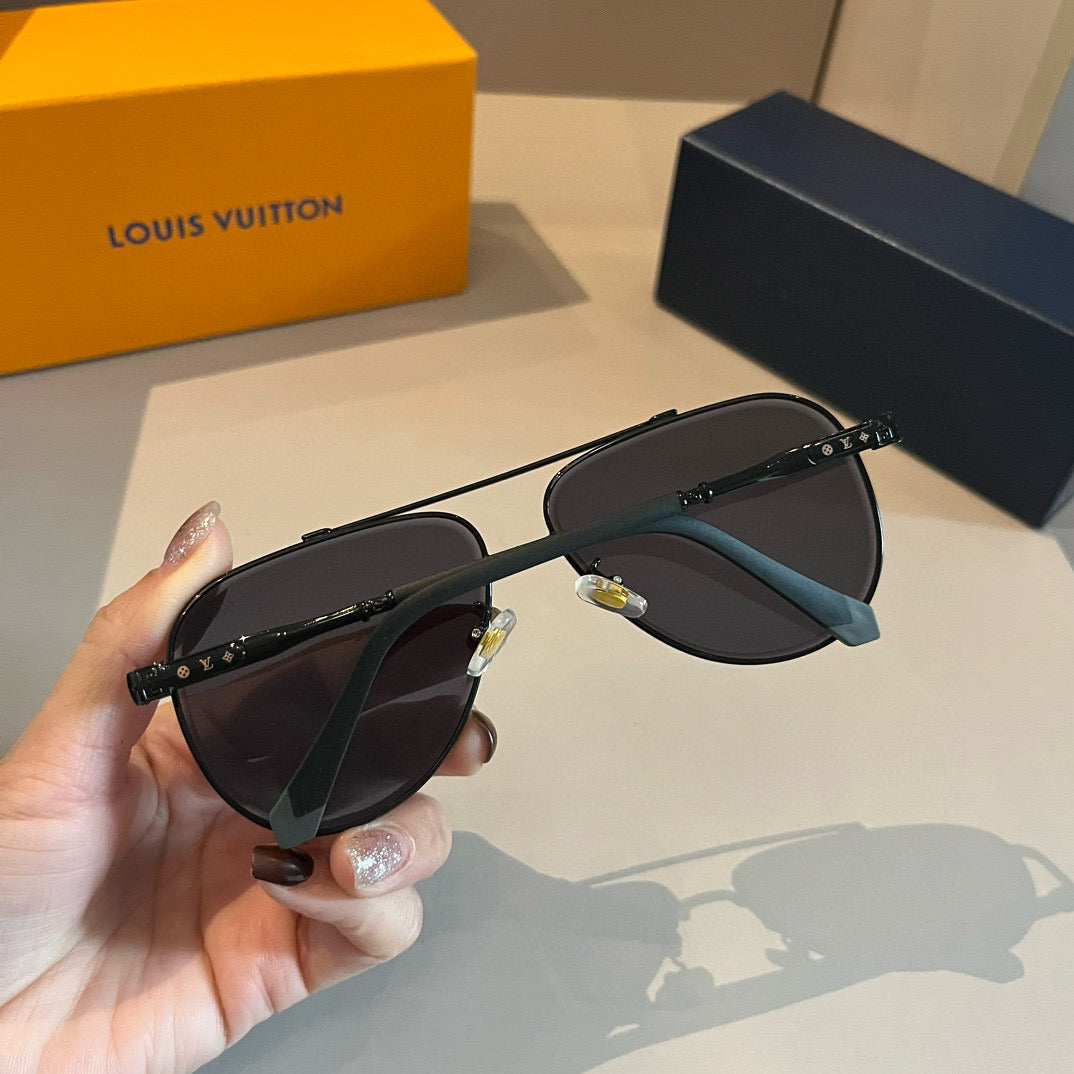 L sunglasses