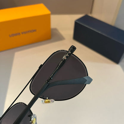 L sunglasses