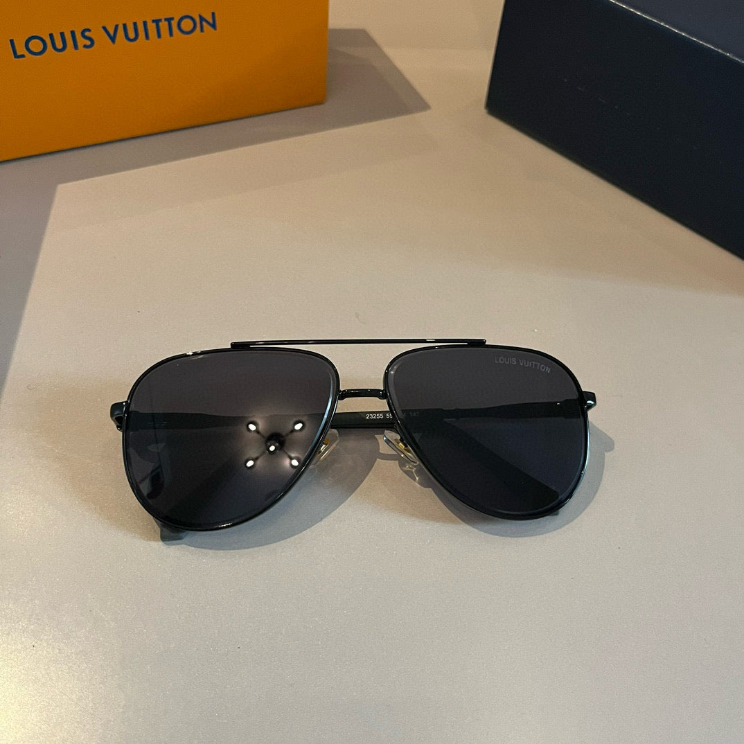 L sunglasses