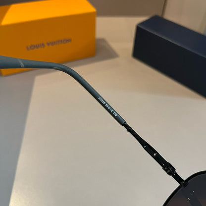 L sunglasses