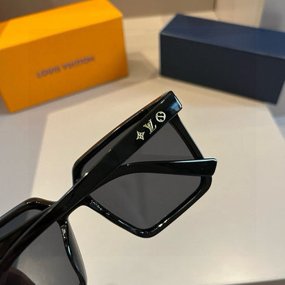 L sunglasses