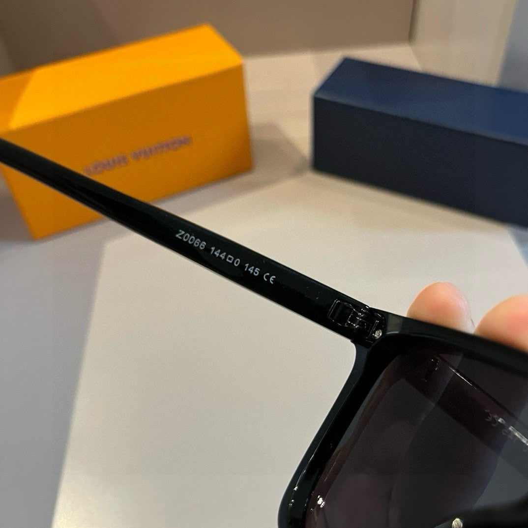 L sunglasses