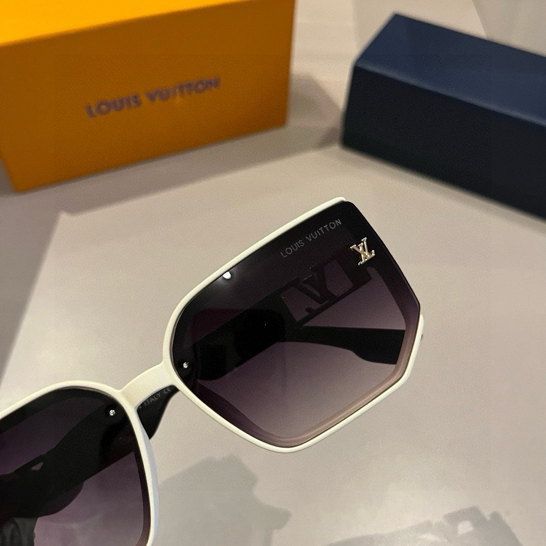 L sunglasses