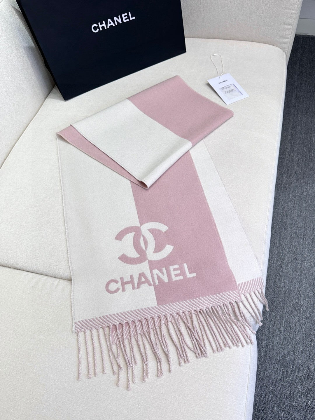 Top quality knitted cashmere scarf