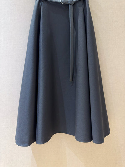 D 25 Mid-length with belt skirt