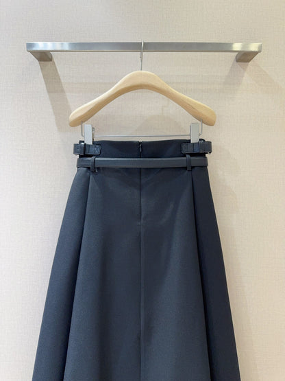 D 25 Mid-length with belt skirt