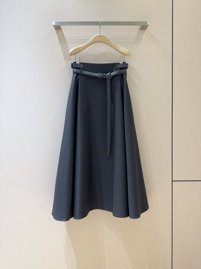 D 25 Mid-length with belt skirt