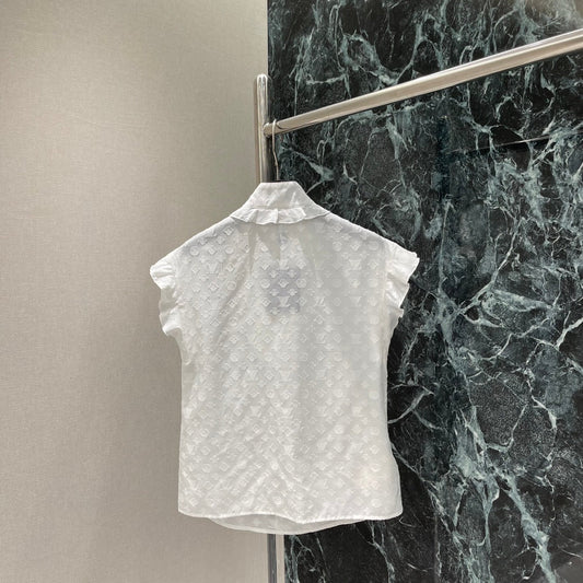 25 White jacquard logo shirt with gold buttons
