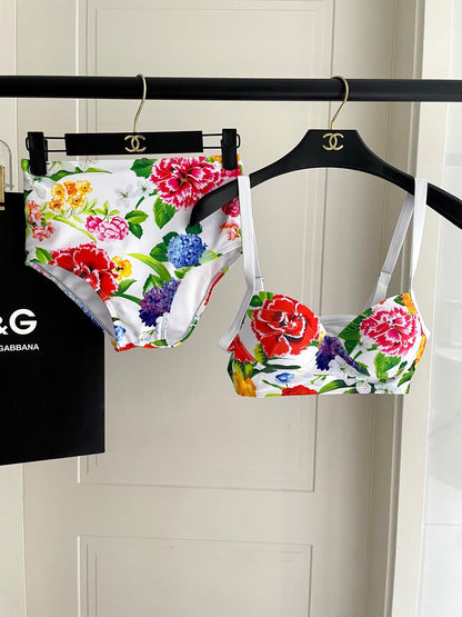 Do 25 Bright Floral Patterned Separate Swimsuit