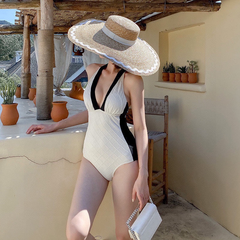 C 25 New Black and White One-piece Swimsuit