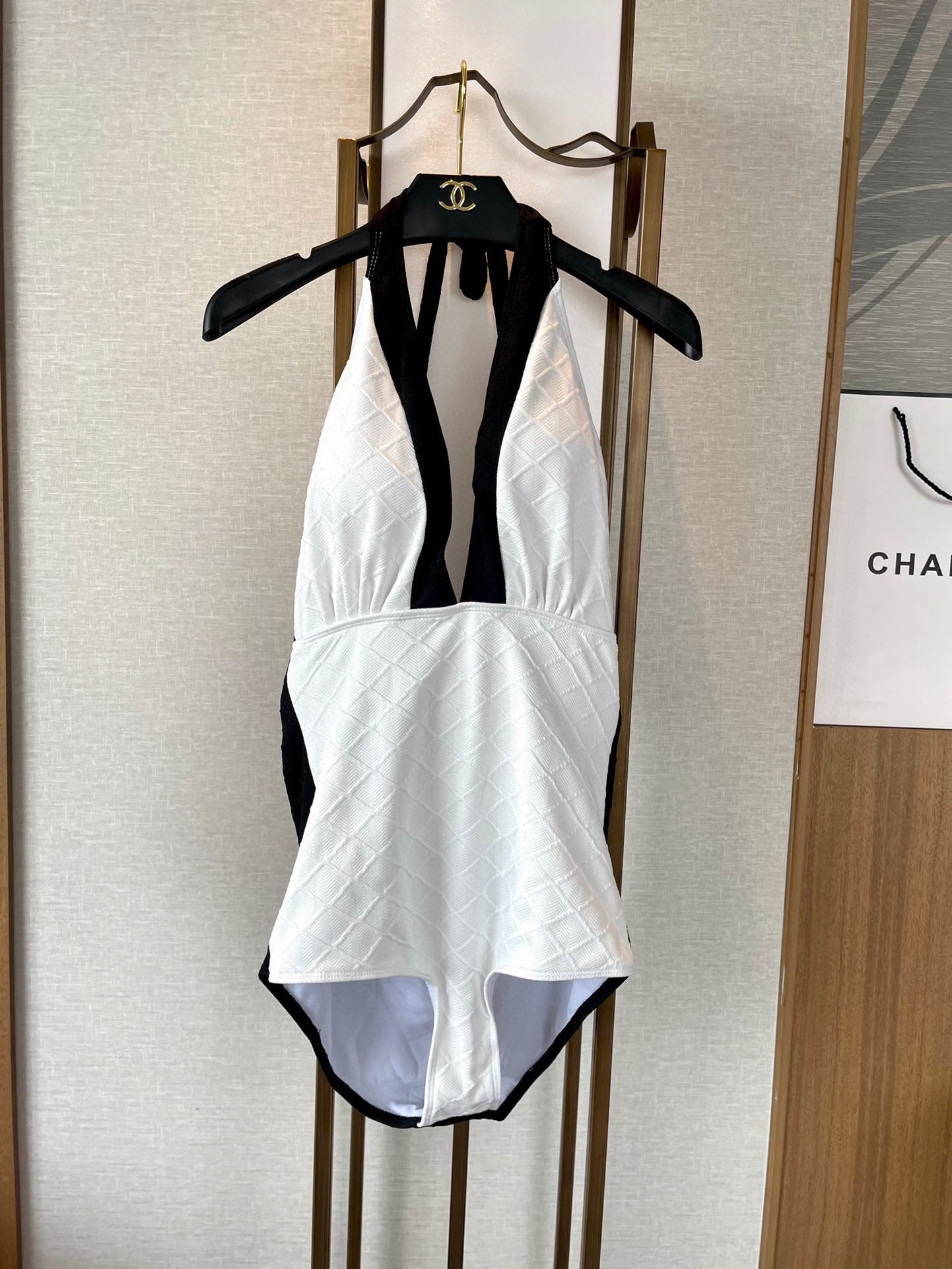 C 25 New Black and White One-piece Swimsuit