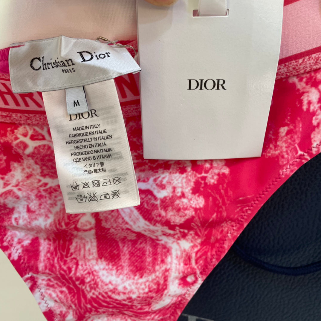 D 25 New Rose Red Separate Swimsuit