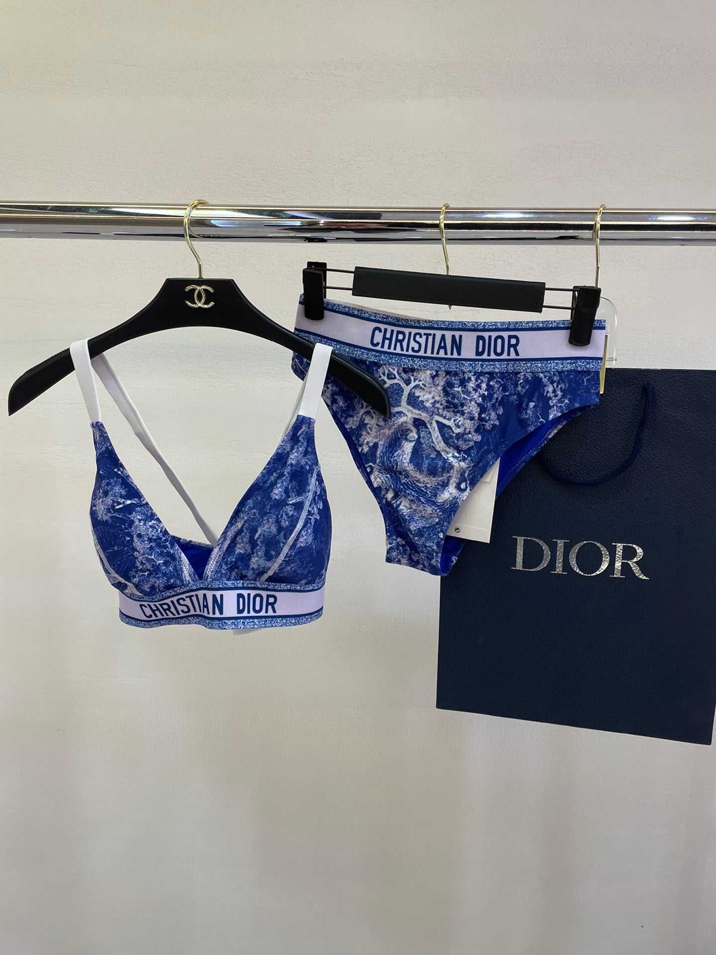 D 25 New Blue Split Swimsuit