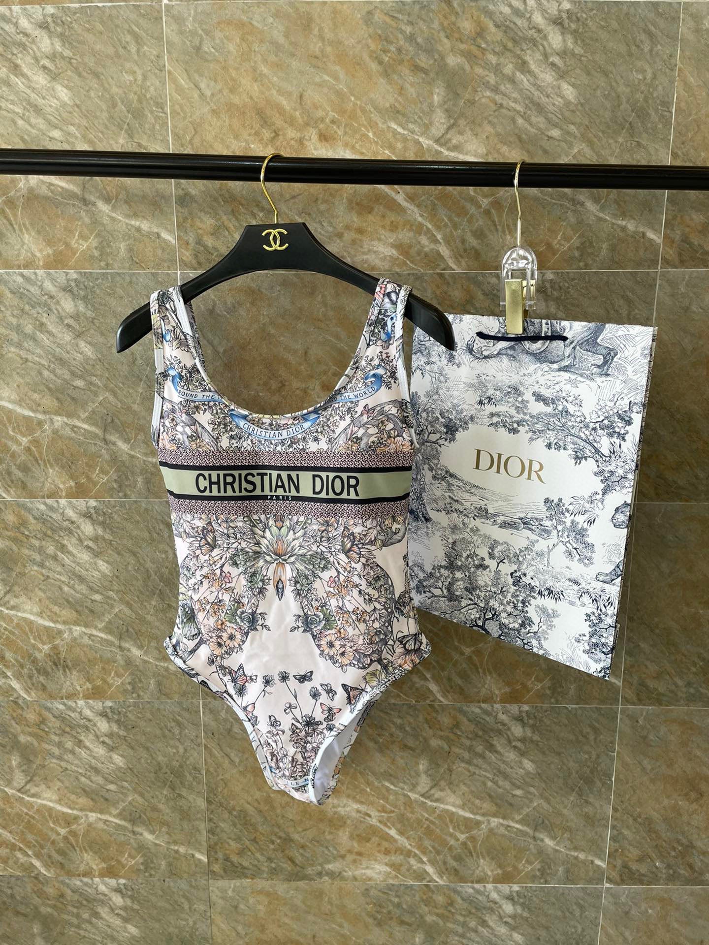 D 25 New One-piece Swimsuit