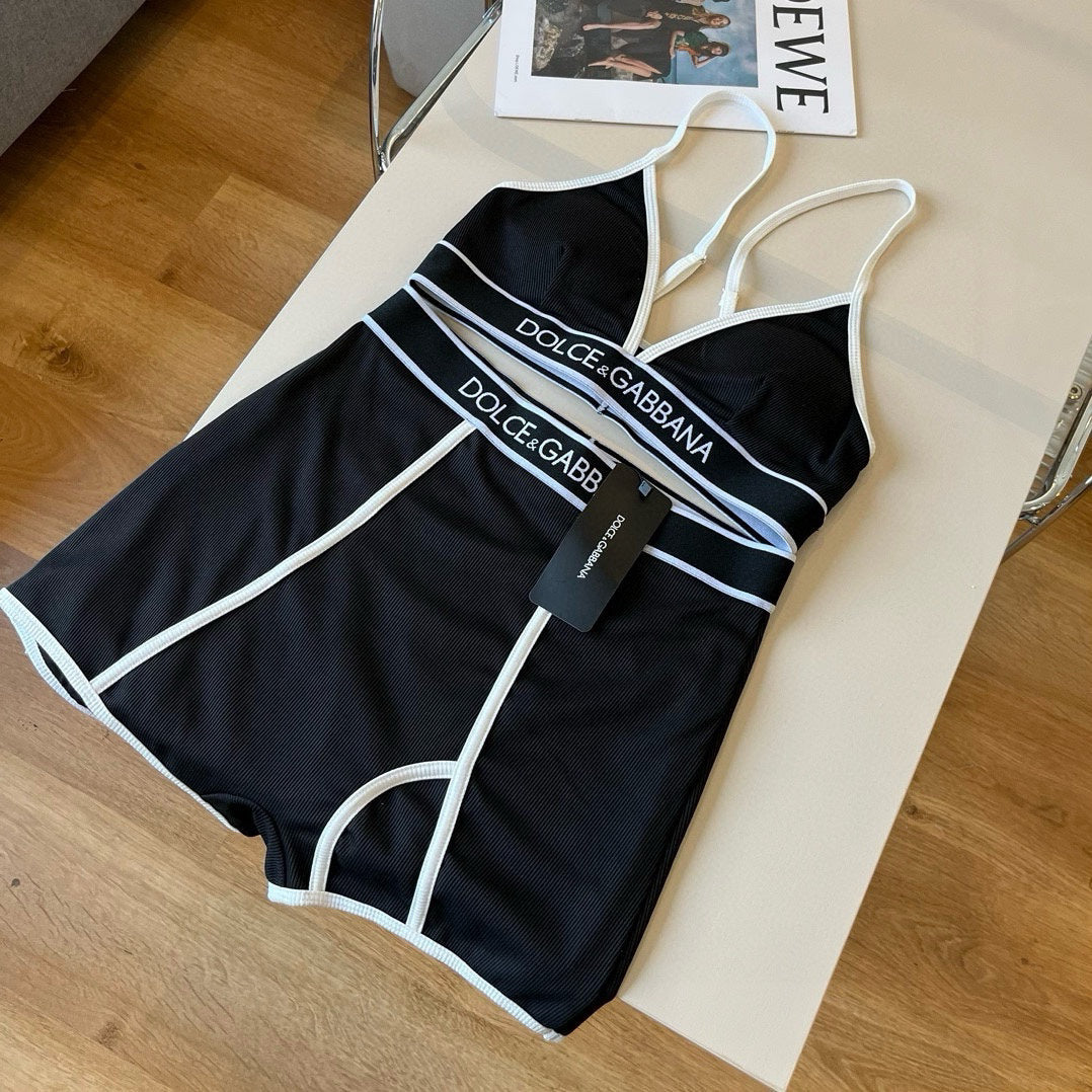 DO 25 New Split Pendant Swimsuit