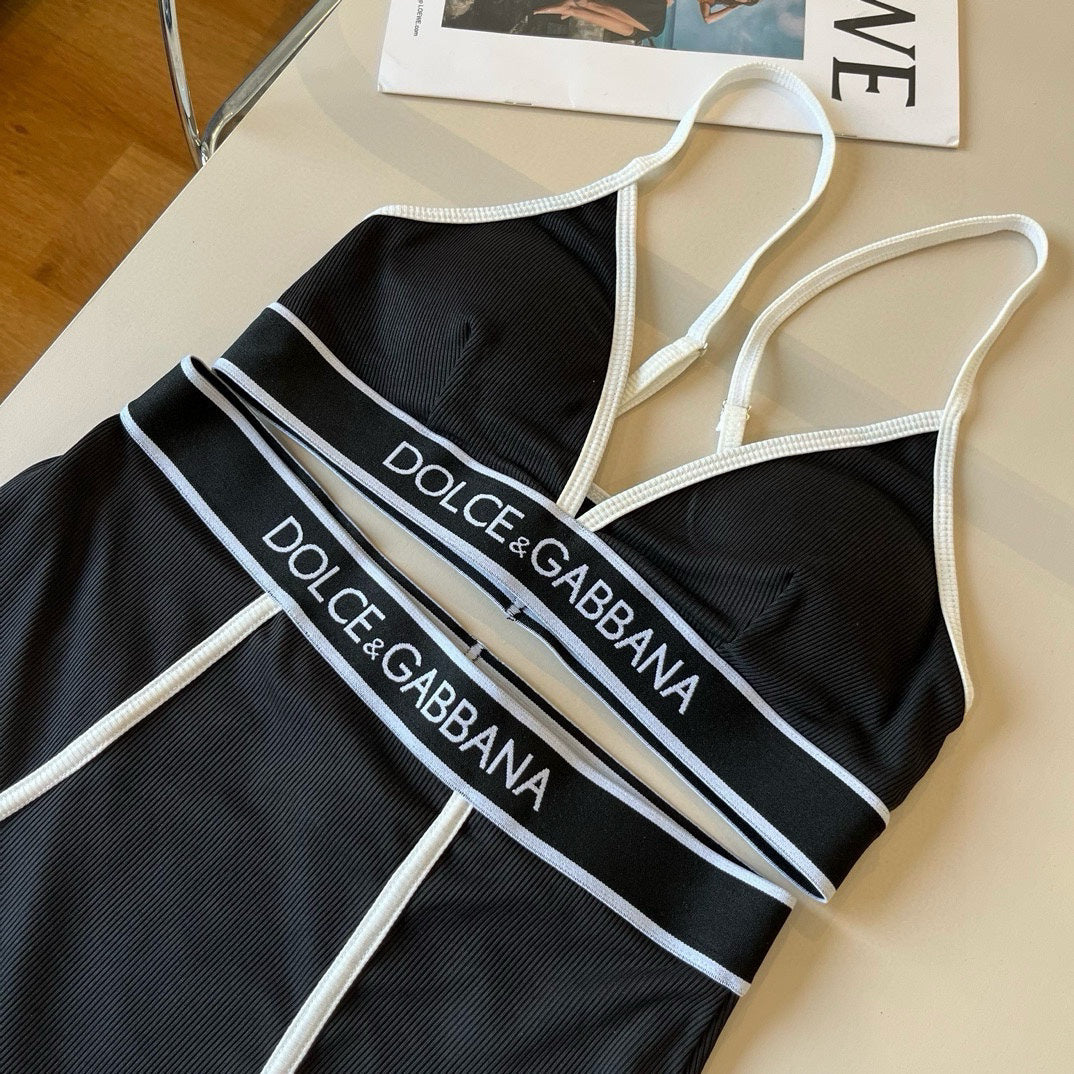 DO 25 New Split Pendant Swimsuit