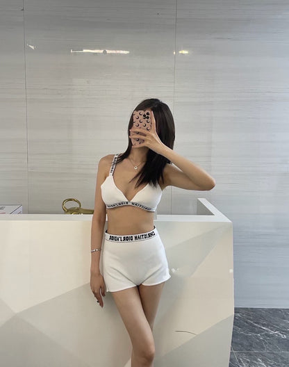 D 25 Sports Style Separate Swimsuit