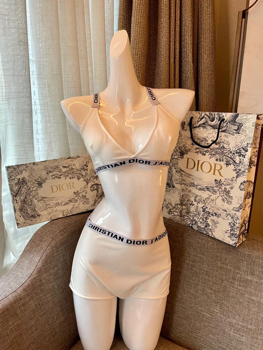 D 25 Sports Style Separate Swimsuit