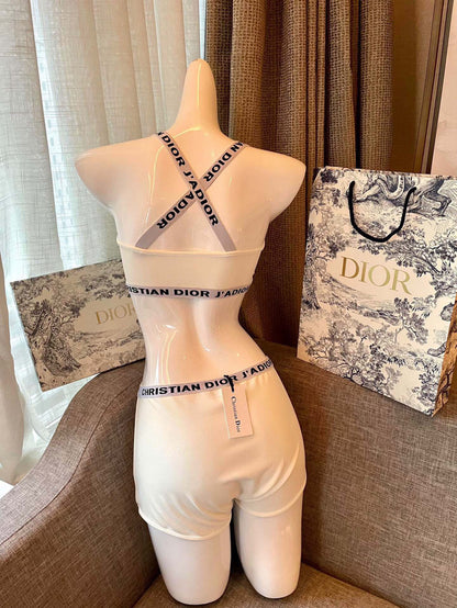 D 25 Sports Style Separate Swimsuit