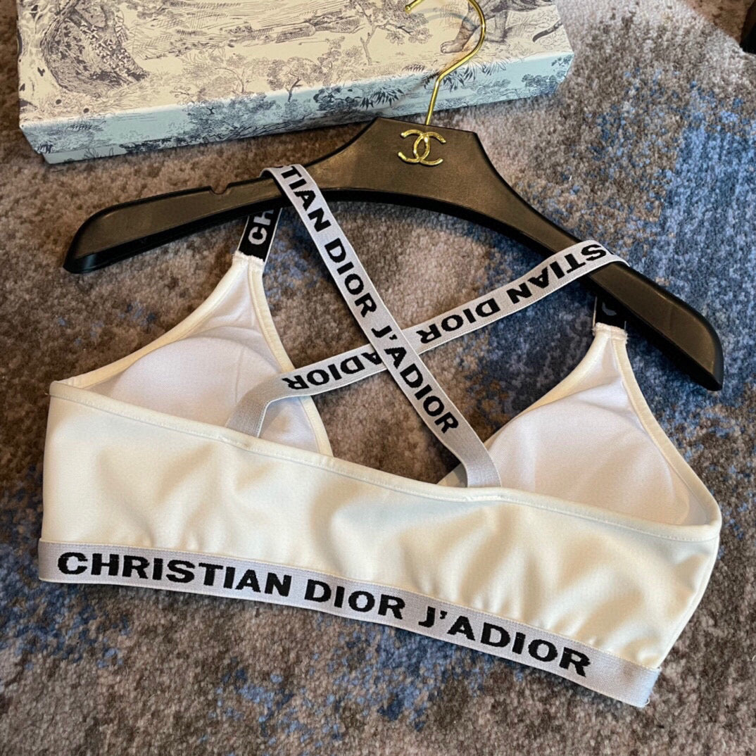 D 25 Sports Style Separate Swimsuit
