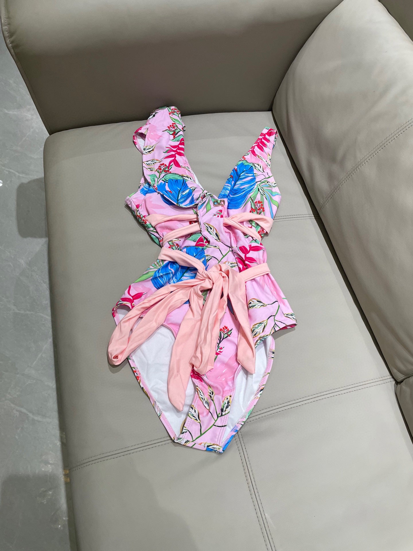 V 25 New Pink One-piece Swimsuit
