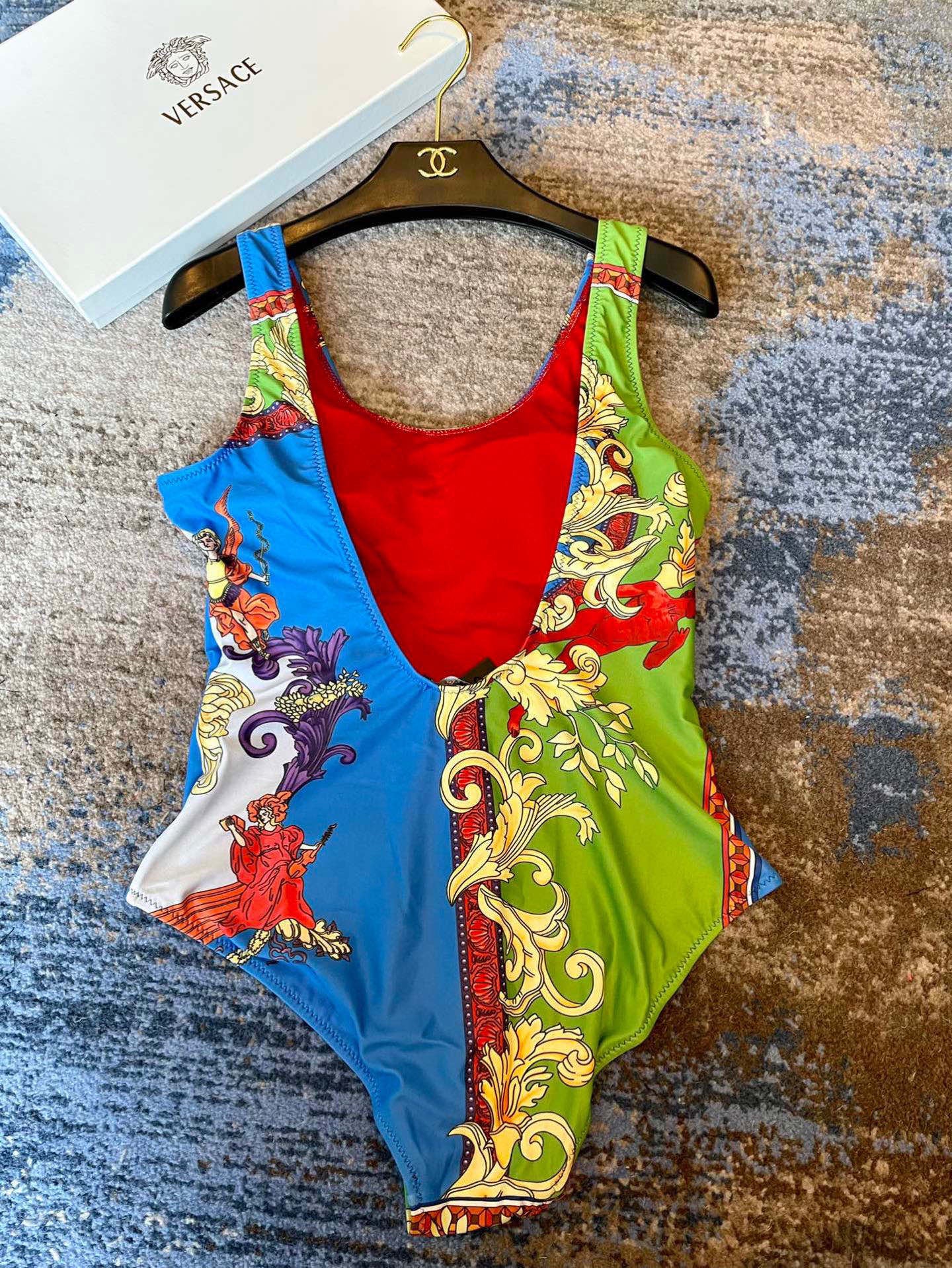 Ve 25 Logo Pattern Fancy One-piece Swimsuit
