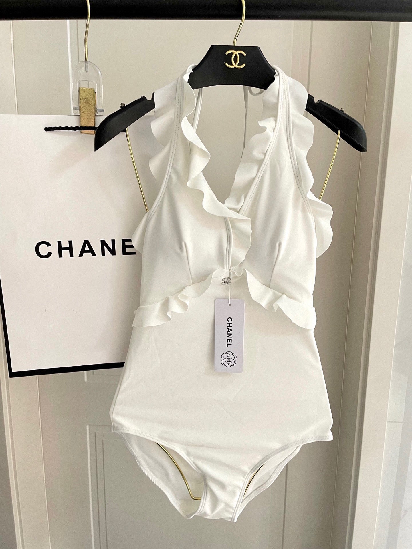 C 25 New Pure White One-piece Swimsuit