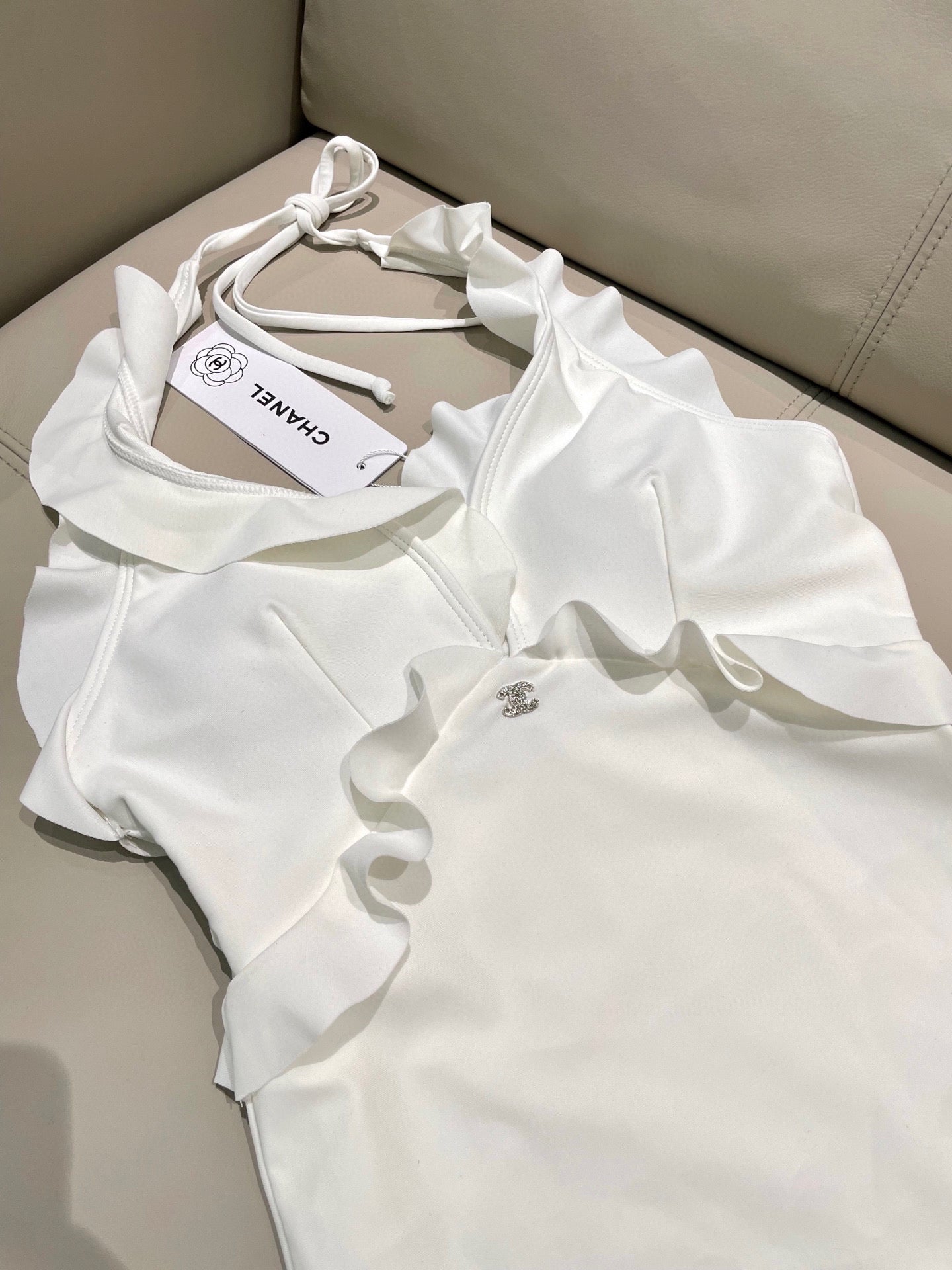 C 25 New Pure White One-piece Swimsuit