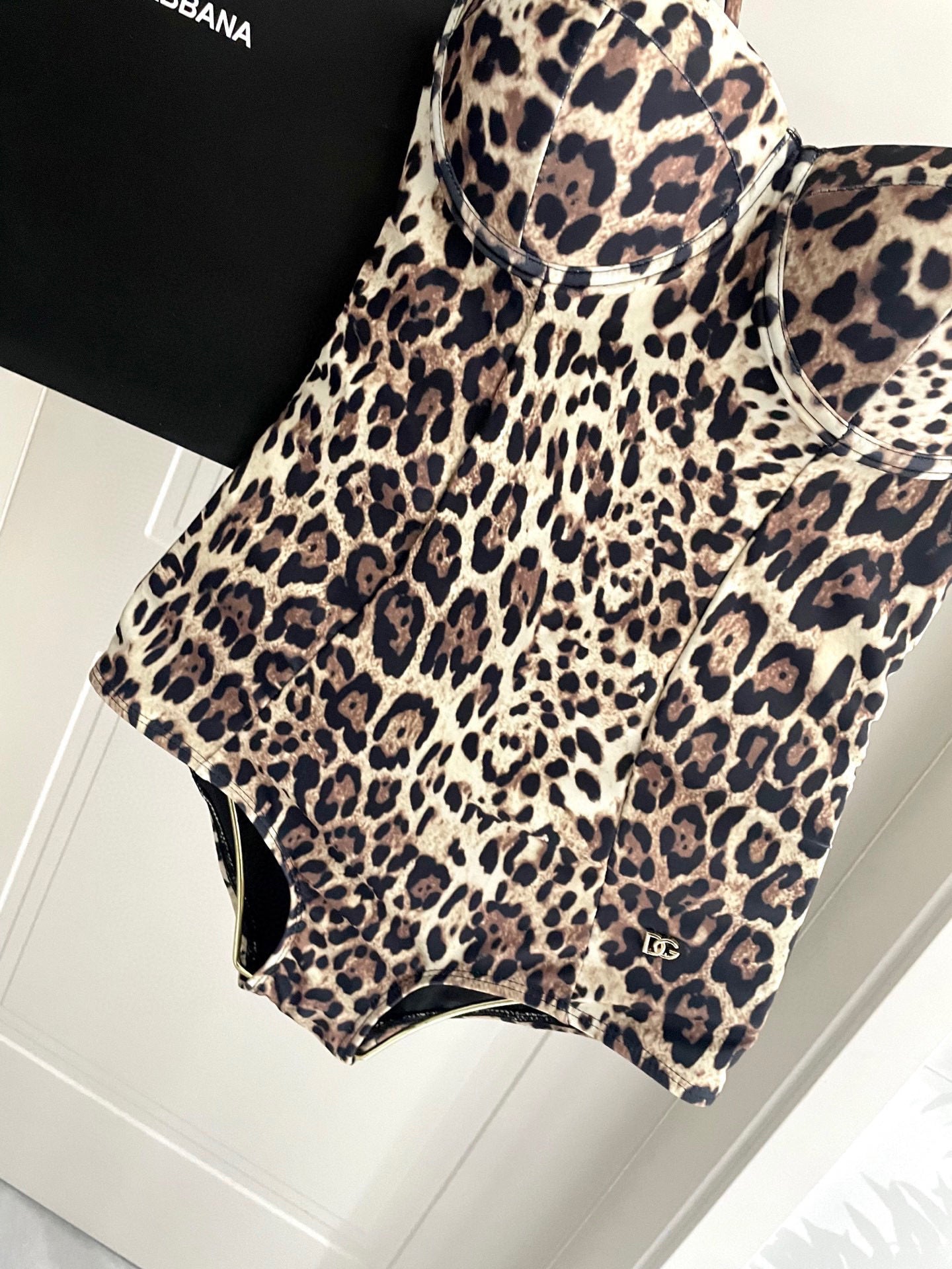 Do 25 New Leopard Print Halter One Piece Swimsuit