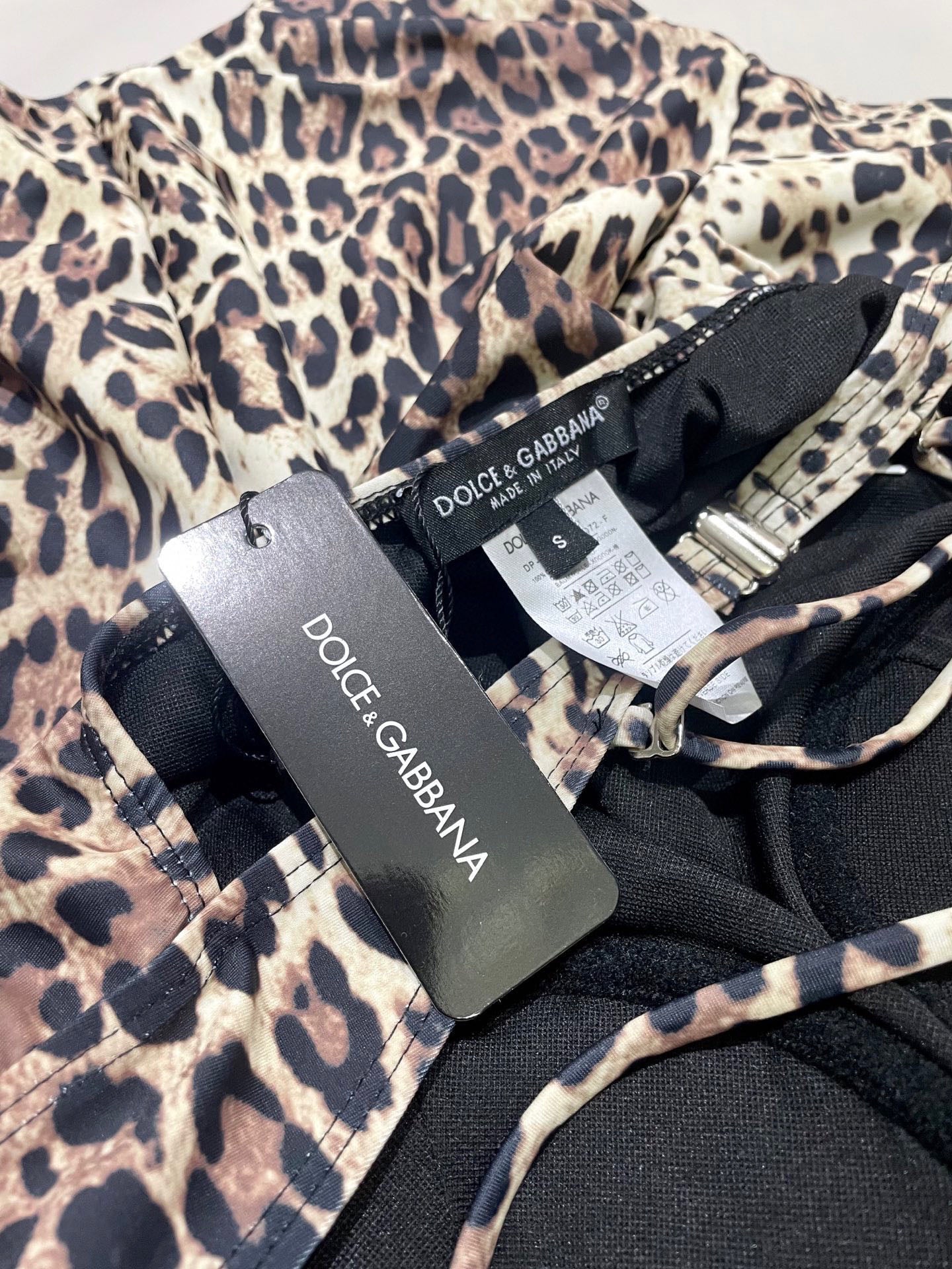 Do 25 New Leopard Print Halter One Piece Swimsuit