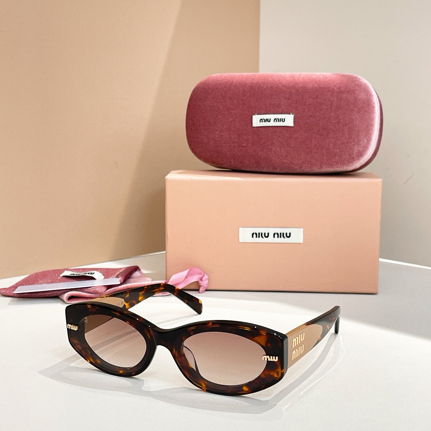 M 25 sunglasses