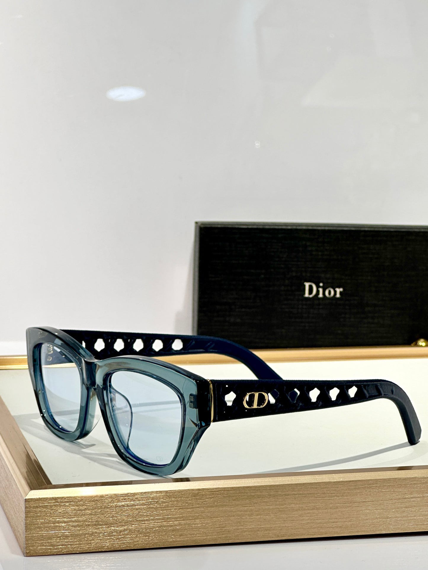D 25 Cut-out sunglasses (8 models)
