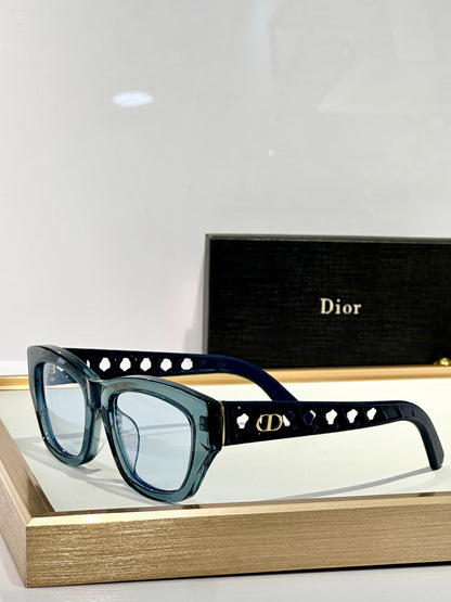 D 25 Cut-out sunglasses (8 models)