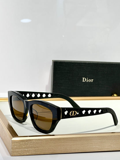 D 25 Cut-out sunglasses (8 models)
