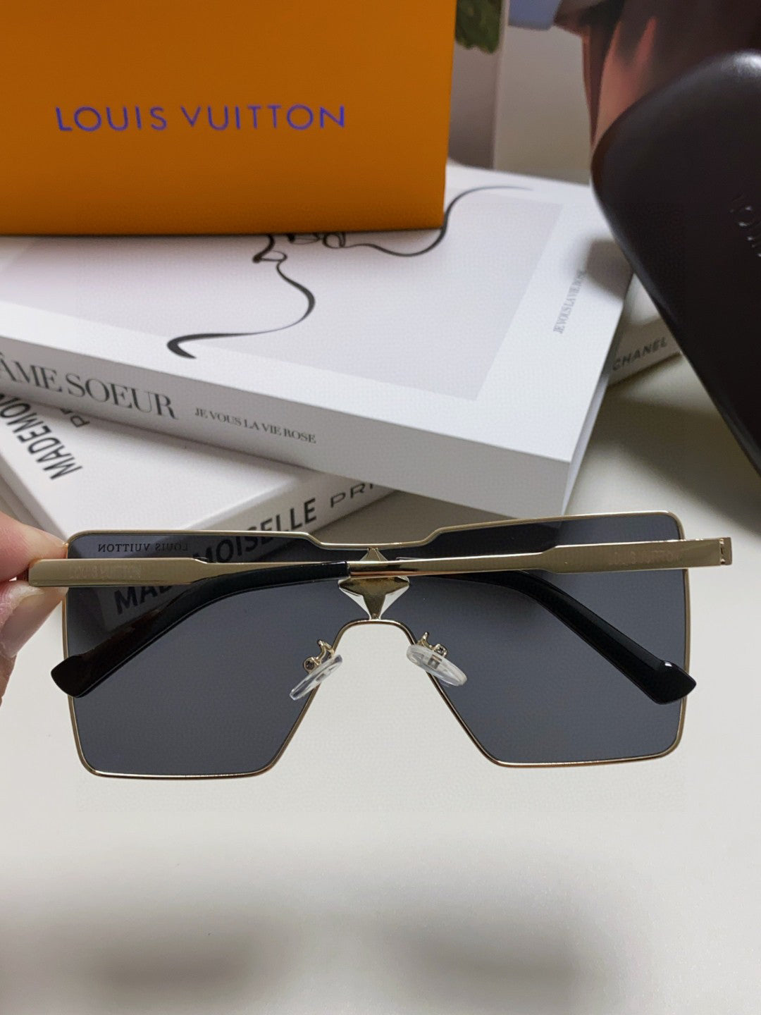 L 25  Sunglasses(three colors)