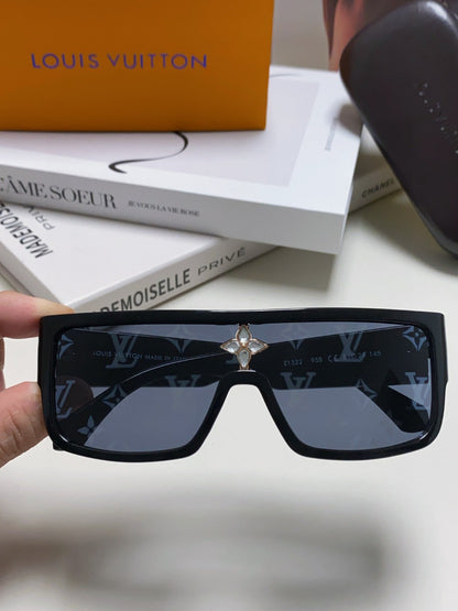 L 25  Sunglasses(four colors)