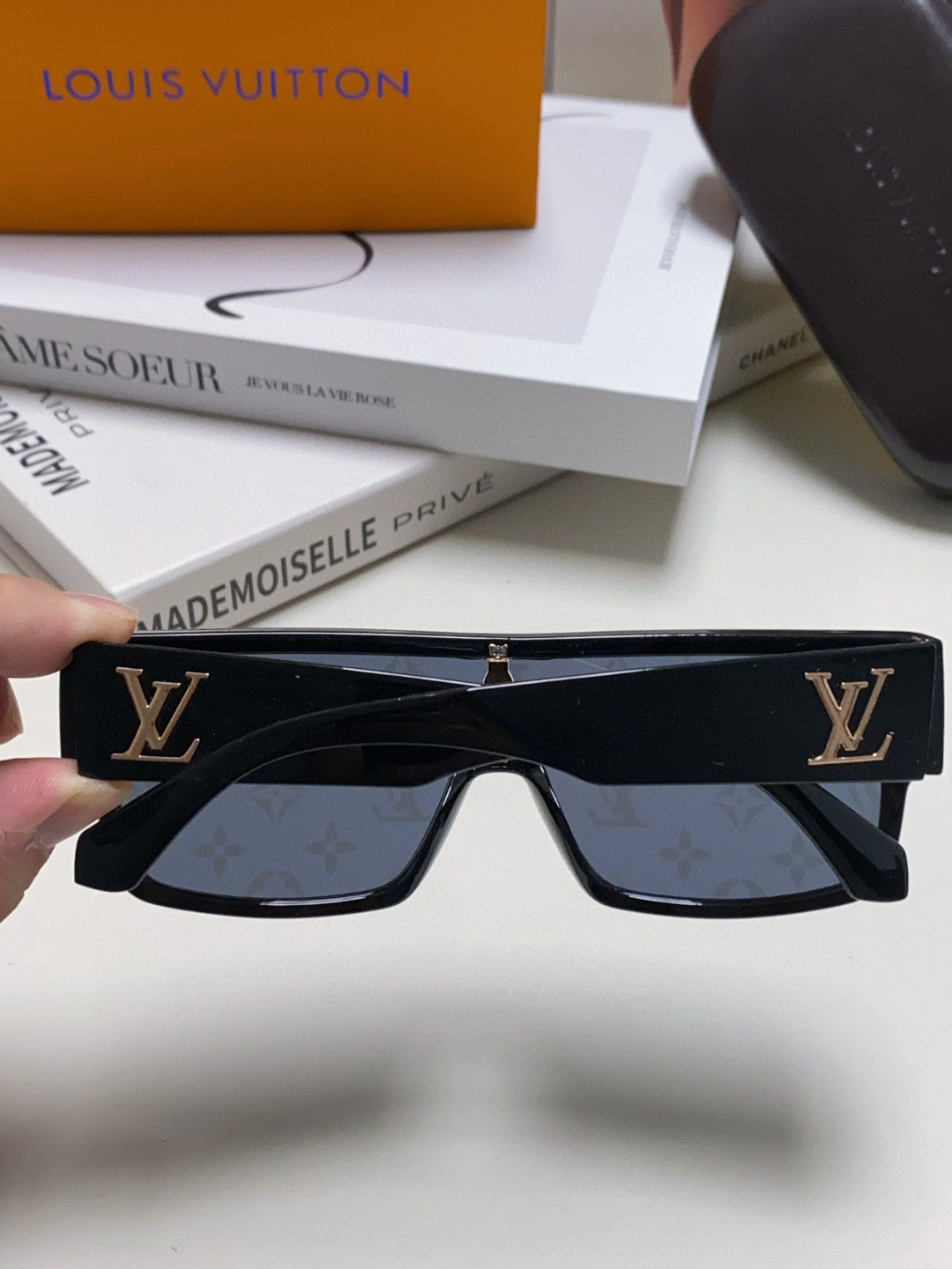 L 25  Sunglasses(four colors)