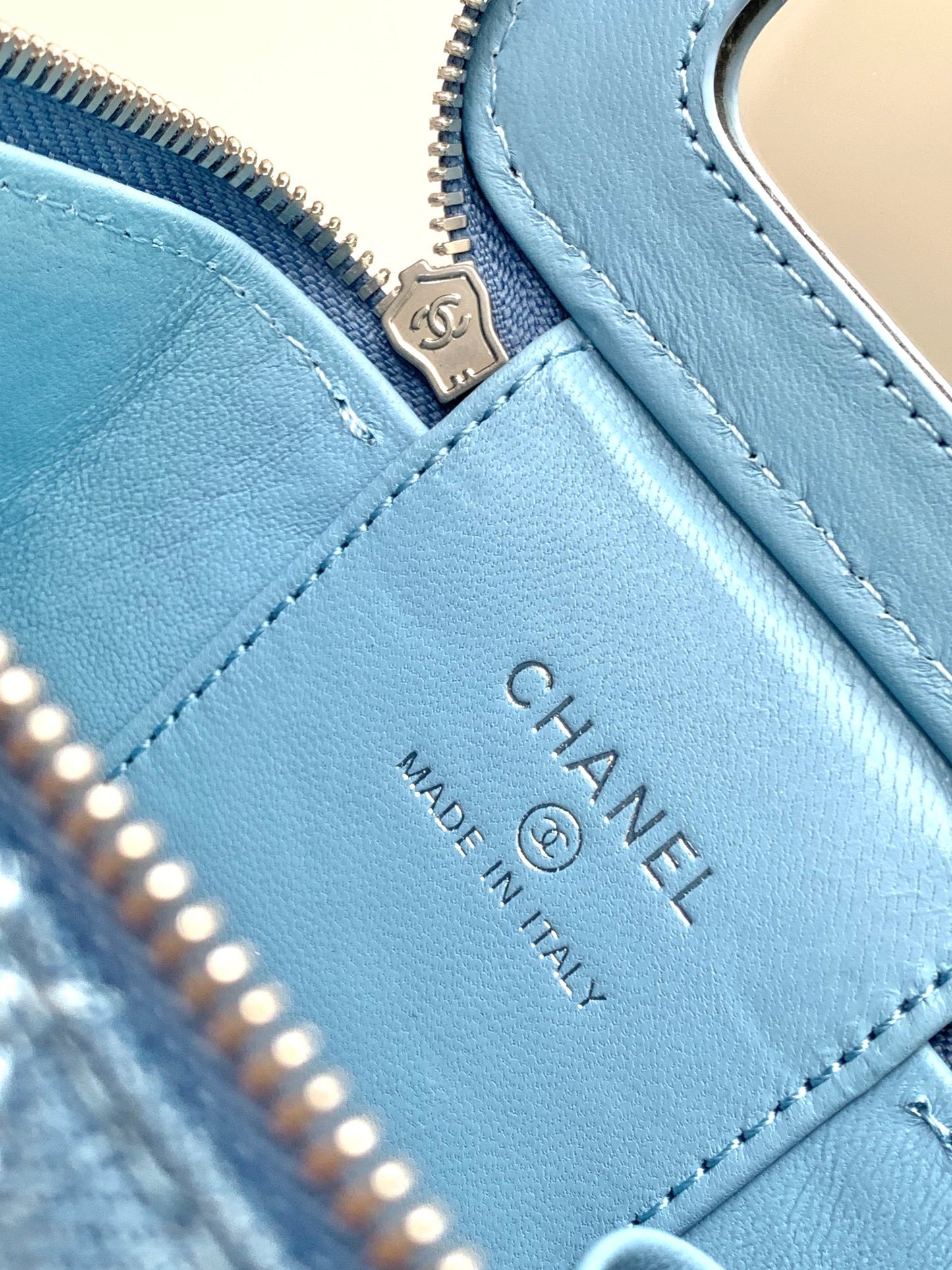 C 24  New Shape Buckle Tannin Denim Box Cosmetic Bag