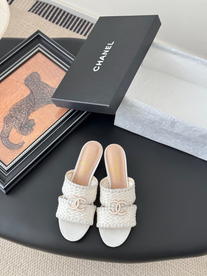 C 25 New High-heeled Slippers