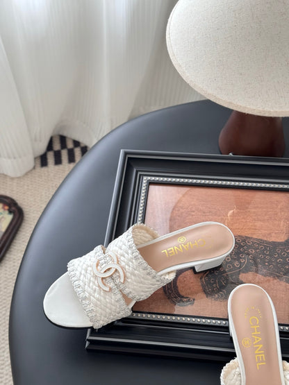 C 25 New High-heeled Slippers