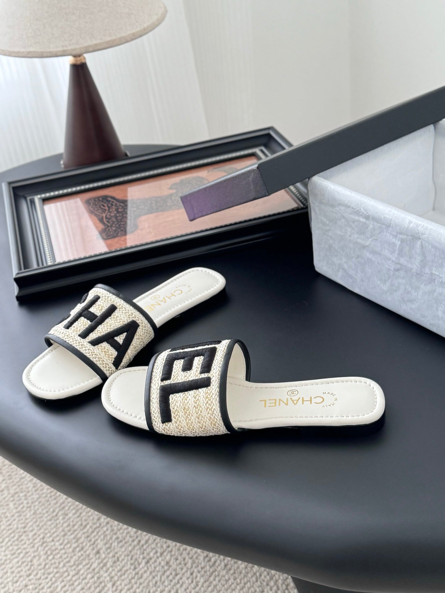 c 25K New Letter Slippers